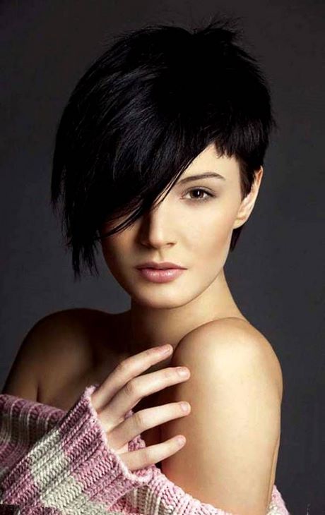 Coupe courte femme frange