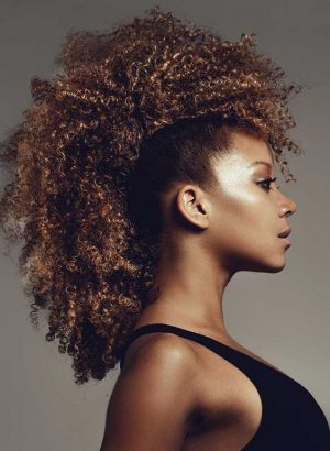 Coupe courte femme noire cheveux naturels