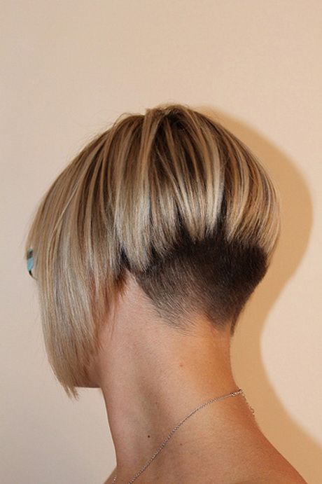 Coupe courte femme rasé derriere