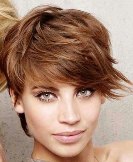 Coupe courte femme rousse