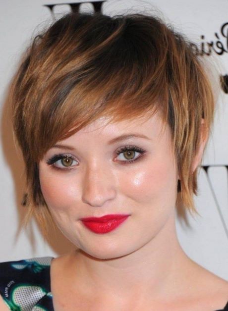 Coupe pixie visage rond