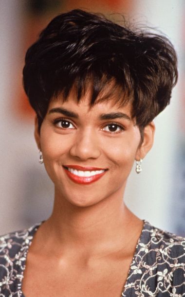 Halle berry cheveux courts