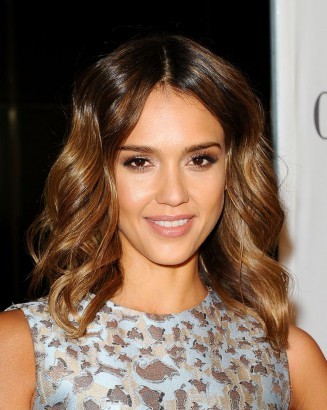 Jessica alba cheveux court