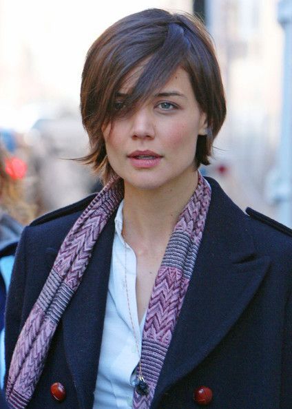 Katie holmes cheveux courts